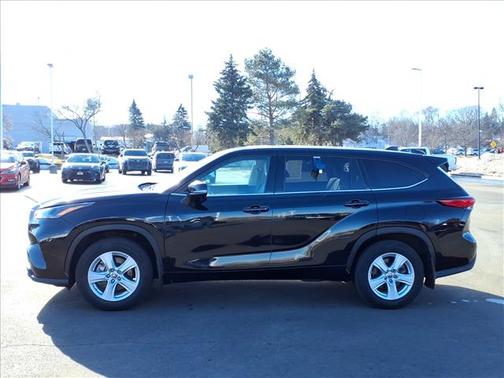 2022 Toyota Highlander LE