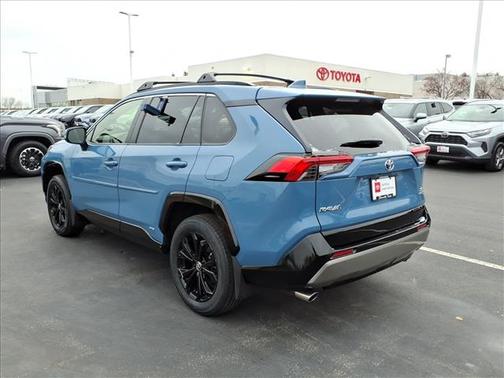 2022 Toyota RAV4 Hybrid SE