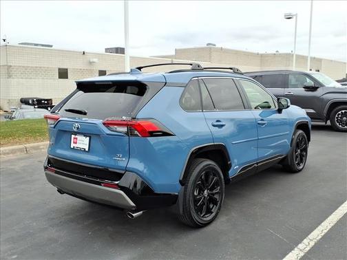 2022 Toyota RAV4 Hybrid SE