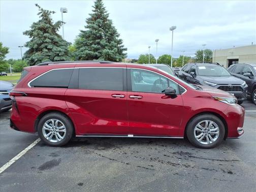 2023 Toyota Sienna XSE