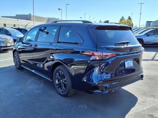 2025 Toyota Sienna XSE 7 Passenger