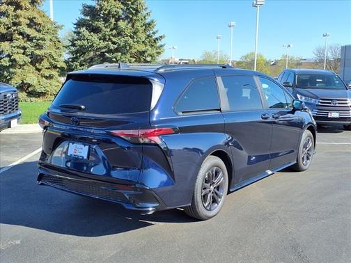 2025 Toyota Sienna XSE 7 Passenger