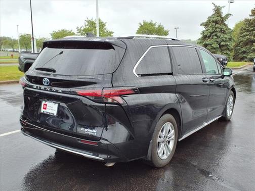 2023 Toyota Sienna Platinum 7 passenger