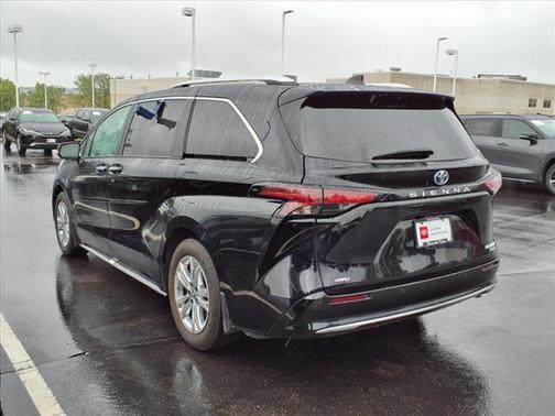 2023 Toyota Sienna Platinum 7 passenger
