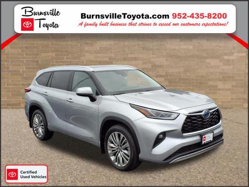 2022 Toyota Highlander Hybrid Platinum