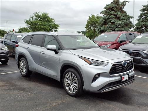 2022 Toyota Highlander Hybrid Platinum