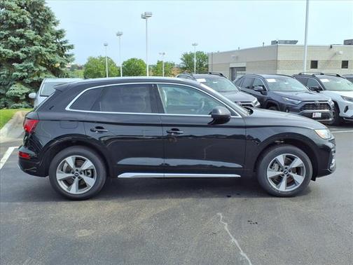 2022 Audi Q5 40 Premium Plus