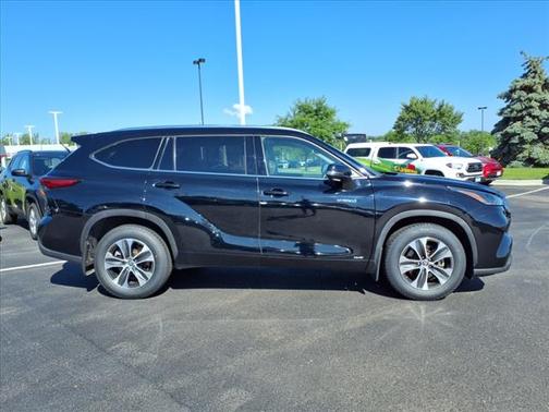 2021 Toyota Highlander Hybrid XLE