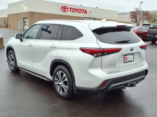 2023 Toyota Highlander Hybrid XLE