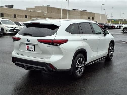 2023 Toyota Highlander Hybrid XLE