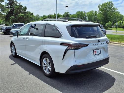 2024 Toyota Sienna XLE