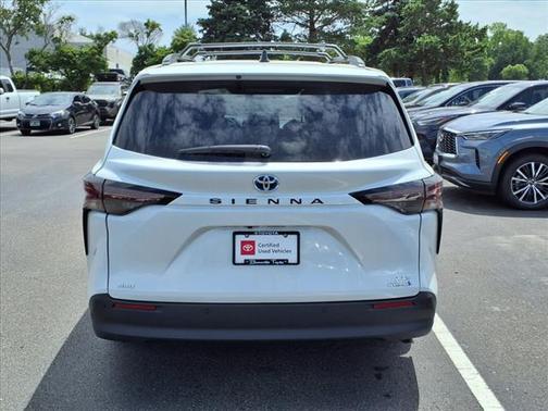 2024 Toyota Sienna XLE