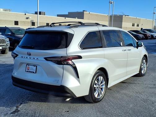 2024 Toyota Sienna XLE