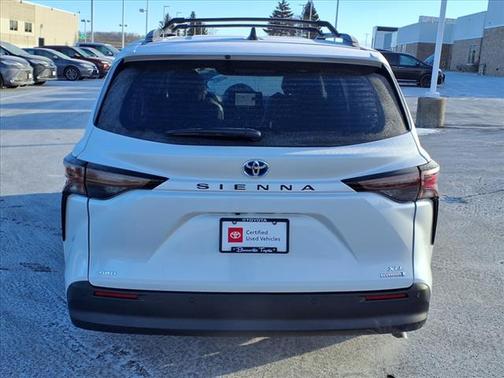 2024 Toyota Sienna XLE