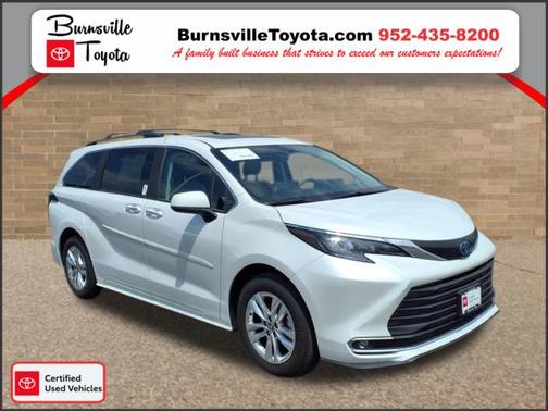 2024 Toyota Sienna XLE