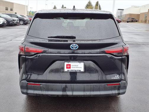 2022 Toyota Sienna LE