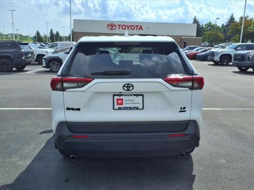 2022 Toyota RAV4 LE