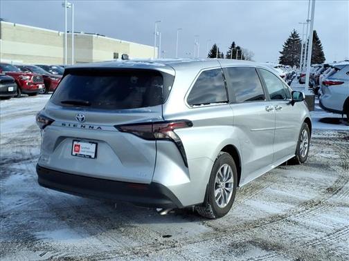 2025 Toyota Sienna XLE