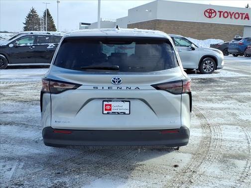 2025 Toyota Sienna XLE