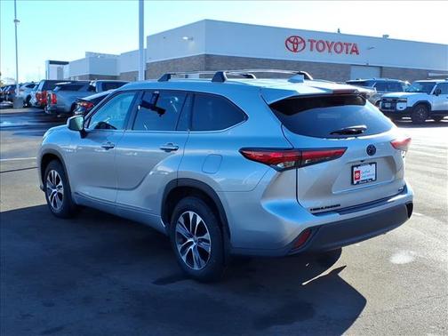 2022 Toyota Highlander Hybrid XLE