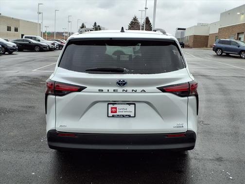 2022 Toyota Sienna XLE