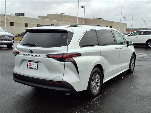2022 Toyota Sienna XLE