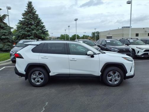 2024 Toyota RAV4 Hybrid XLE