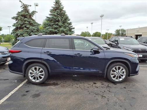 2022 Toyota Highlander Hybrid Limited