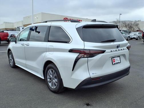 2025 Toyota Sienna XLE
