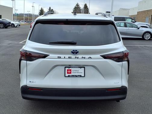2025 Toyota Sienna XLE