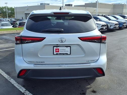 2022 Toyota Highlander LE