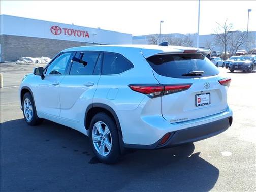 2022 Toyota Highlander LE