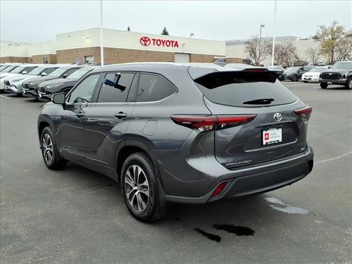 2025 Toyota Highlander Hybrid XLE