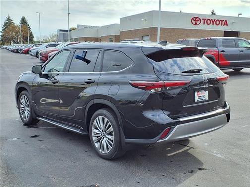 2024 Toyota Highlander Platinum