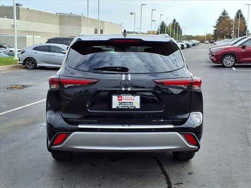 2024 Toyota Highlander Platinum