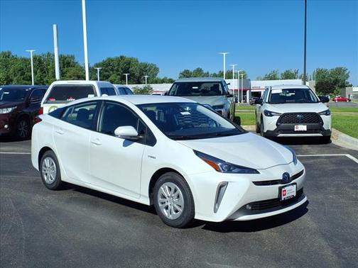2022 Toyota Prius LE