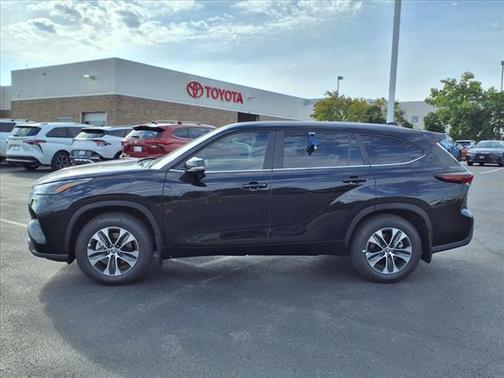 2025 Toyota Highlander XLE