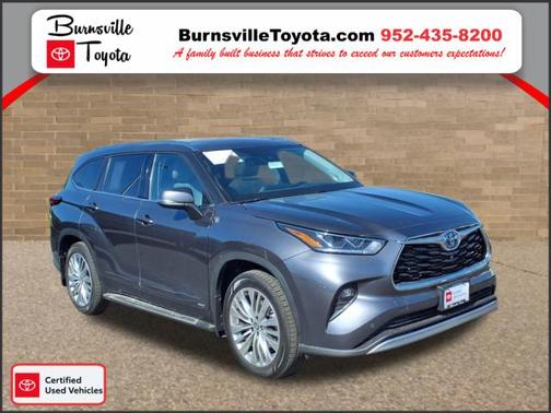 2022 Toyota Highlander Hybrid Platinum