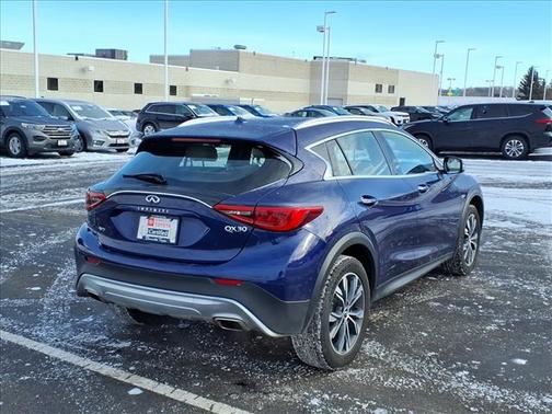 2018 INFINITI QX30 Luxury