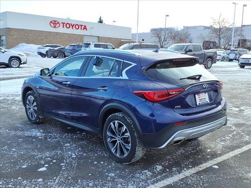 2018 INFINITI QX30 Luxury