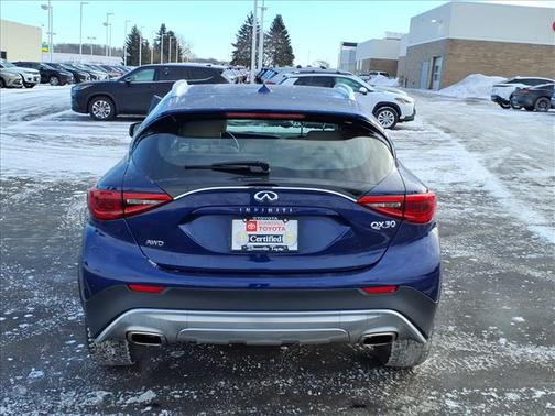 2018 INFINITI QX30 Luxury
