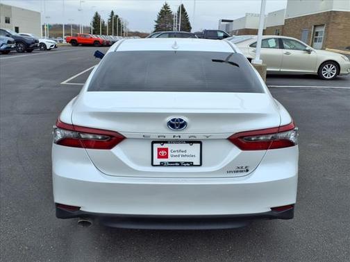 2023 Toyota Camry Hybrid XLE