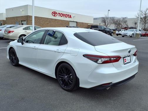 2023 Toyota Camry Hybrid XLE