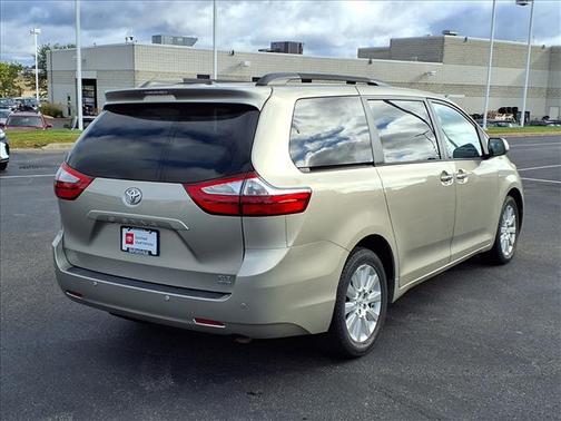 2016 Toyota Sienna XLE