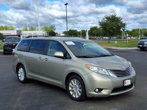 2016 Toyota Sienna XLE