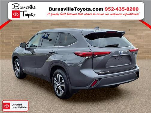 2022 Toyota Highlander Hybrid XLE