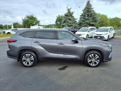 2022 Toyota Highlander Hybrid XLE
