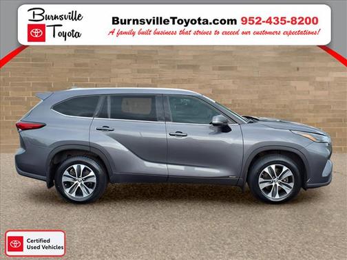 2022 Toyota Highlander Hybrid XLE