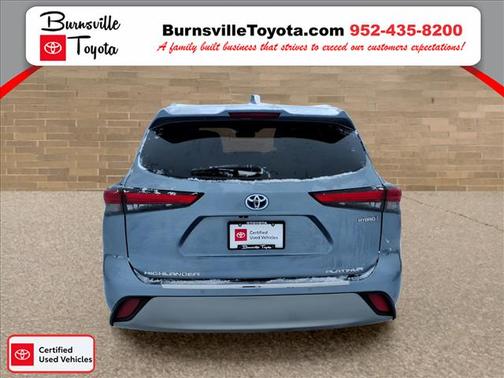 2022 Toyota Highlander Hybrid Platinum