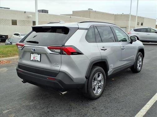 2022 Toyota RAV4 Hybrid XLE